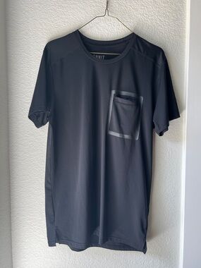 Men’s Black Short-Sleeve Pocket Performance Tee